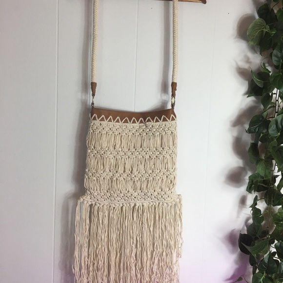 ✨HP✨Boho Vintage Macrame Bag - Picture 4 of 8